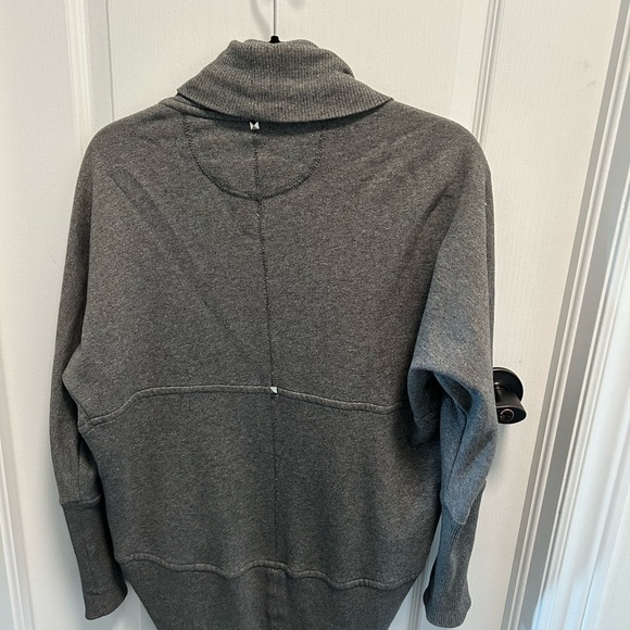 Aritzia Diderot cardigan (Grey) - Picture 2 of 3